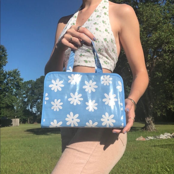 3/$30 Y2K Daisy Toiletry Holder - Picture 2 of 6